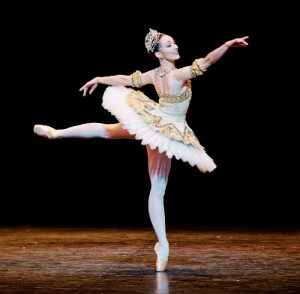 CAS CLINIQUE : LÉSION ATYPIQUE DU FASCIA LATA CHEZ UNE DANSEUSE DE L’OPÉRA DE PARIS